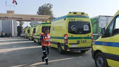 سيارات الإسعاف المصرية تدخل قطاع غزة لنقل الجرحى والمصابين