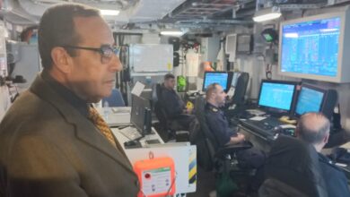 محافظ شمال سيناء يزور الجرحى الفلسطينيين على متن السفينة الإيطالية