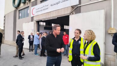 بعد زيارة قصيرة.. وزير خارجية بريطانيا يغادر شمال سيناء