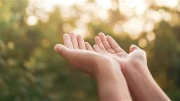 اليتيمة.. تعرف على أدعية أخر يوم الجمعة في رمضان