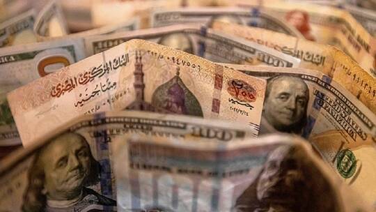 قفزة كبيرة في سعر الدولار مقابل الجنيه