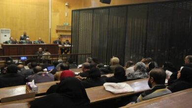 "فضلت أعيط جنبهم".. سيدة تكتم أنفاس صغيرتيها التوأم حتى الموت