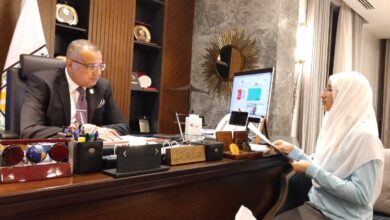 محافظ جنوب سيناء يستجيب لرغبة طالبة لإجراء حوار صحفي معه