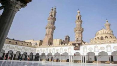 فنان مشهور يستغيث بالأزهر