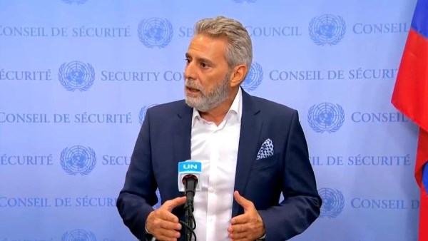 مهند هادي: حماية المدنيين في غزة أمر حيوي والكارثة الإنسانية تتطلب وقفًا فوريًا لإطلاق النار