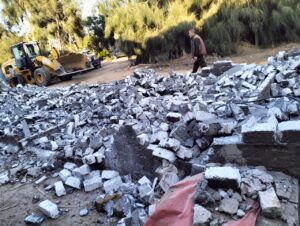 - 19 حالة تعدي على أراضي أملاك دولة (مباني) على مساحة 1556 متر مربع.