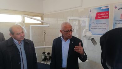 محافظ شمال سيناء يتفقد مدرسة ووحدة صحية بالشلاق