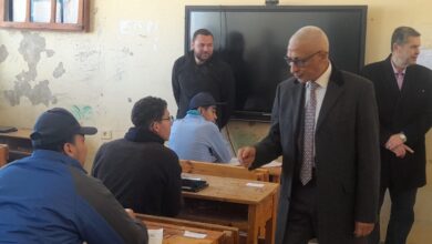 محافظ شمال سيناء يتفقد امتحانات نصف العام بالعريش