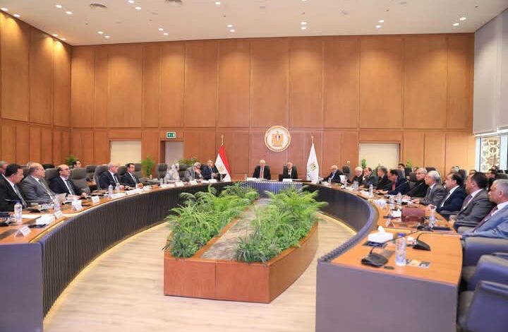 رئيس جامعة كفر الشيخ يشارك انقعاد مجلس الجامعات الأهلية