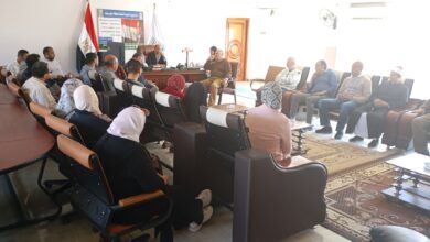 رئيس مدينة أبوزنيمة يجتمع مع مديري الجهاز الإداري ويناقش أهم الملفات