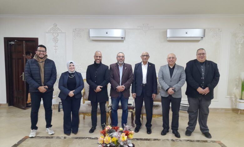 محافظ شمال سيناء يستقبل وفد من بنك الطعام