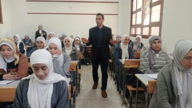 وكيل تعليم كفر الشيخ يتفقد المدارس ويتابع الإختبارات الشهرية