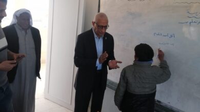 محافظ شمال سيناء يتفقد انتظام الدراسة في مدرسة الميدان بالعريش