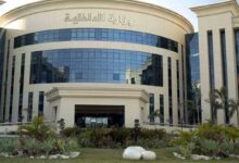 حبس شخصين تشاجرا مع ضابط شرطة في محل بقنا