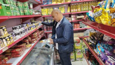 ضبط مئات المخالفات التموينية وردع التجار المخالفين بكفر الشيخ