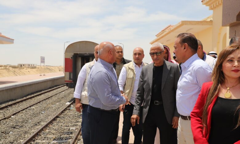 وزير النقل يتابع المسار الجديد لخط السكة الحديد بسيناء