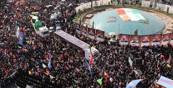 إيران تشيع القادة العسكريين وعلماء النووي ممن قتلوا بالحرب مع إسرائيل