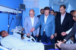 النعماني يستقبل وزير الزراعه خلال زيارته لمستشفي سوهاج الجامعي