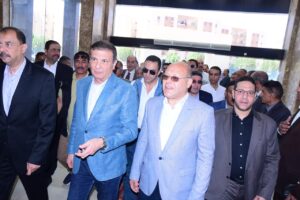 النعماني يستقبل وزير الزراعه خلال زيارته لمستشفي سوهاج الجامعي