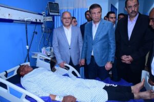 النعماني يستقبل وزير الزراعه خلال زيارته لمستشفي سوهاج الجامعي