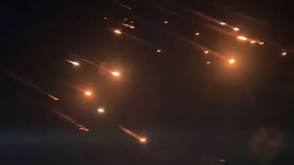 طهران تواصل التصعيد وترامب يحذر من تدخل أميركي لحماية المصالح