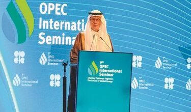 عبدالعزيز بن سلمان: التوسّع في الطاقة المتجددة لن يُغني عن النفط والغاز