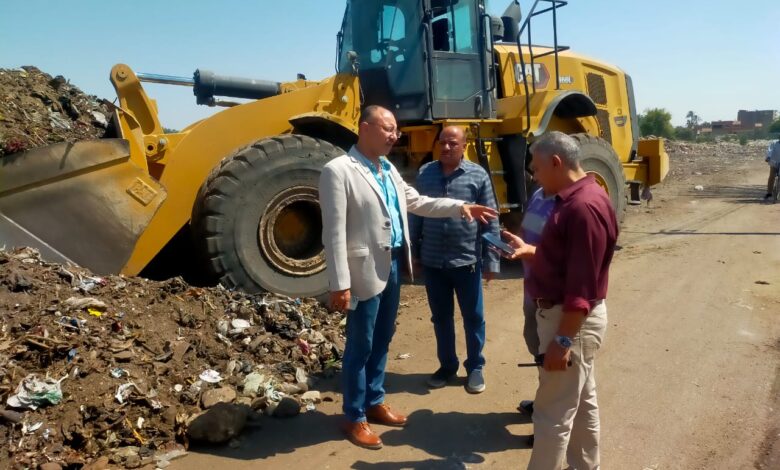 محافظ أسيوط: رفع 125 طن مخلفات من طريق الشيخ أحمد بقرية بني مر