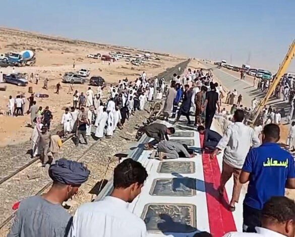 وصول كامل الوزير إلى موقع حادث قطار مطروح لتفقد الموقف