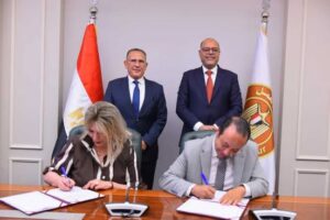 بروتوكول تعاون بين اتحاد الغرف السياحية ووزارة العمل لرفع كفاءة السائقين وتأهيل العمالة للخارج