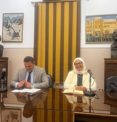 توظيف وسائل التواصل الاجتماعي في الأدب، على مائدة الحوار في نقابة الكتاب.