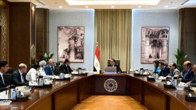 مدبولي يستعرض مع وزير قطاع الأعمال الفرص الاستثمارية في قطاعي السياحة والتشييد