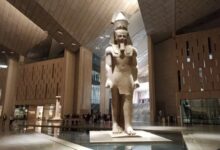 عملات وطوابع تذكارية تجسد عراقة المتحف المصري الكبير وفخامة افتتاحه