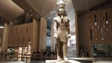 عملات وطوابع تذكارية تجسد عراقة المتحف المصري الكبير وفخامة افتتاحه