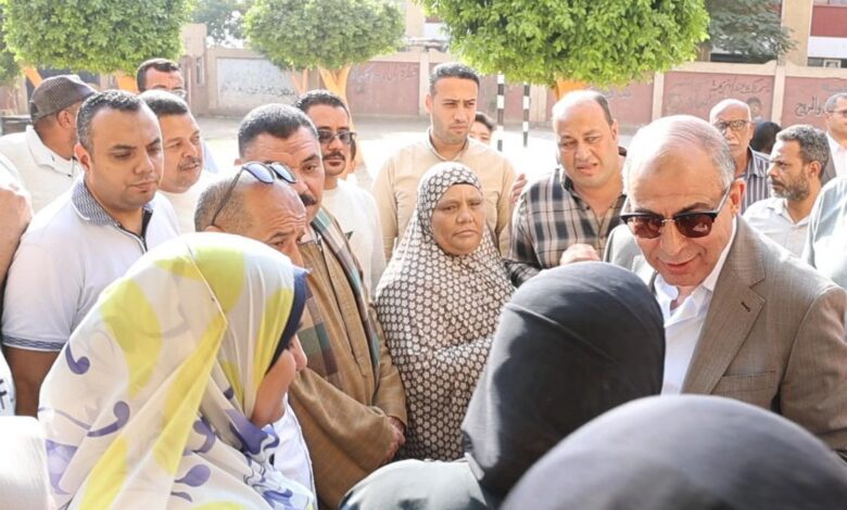محافظ المنيا يعقد لقاء خدمة المواطنين