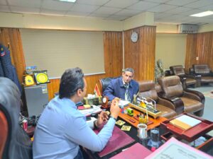 صحة سوهاج: دويدار في اجتماع منفرد مع مدير عام الطب العلاجي لوضع معايير واضحة لاستفسارات المواطنين ومتابعة المنظومة الصحية بالمحافظة