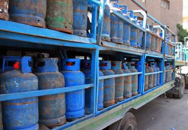 بسبب نقص الأوزان.. وزير التموين يغلق مصنع بوتاجاز مخالف