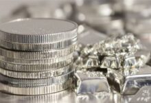 أسعار الفضة تتكبد خسائر تاريخية تتجاوز 30% في ساعات