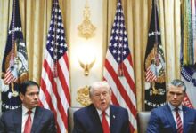 ترامب يعلن إعادة فتح المجال الجوي لفنزويلا وبوتين يوافق على وقف الهجمات على كييف لمدة أسبوع