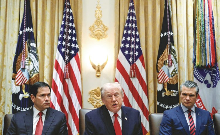 ترامب يعلن إعادة فتح المجال الجوي لفنزويلا وبوتين يوافق على وقف الهجمات على كييف لمدة أسبوع