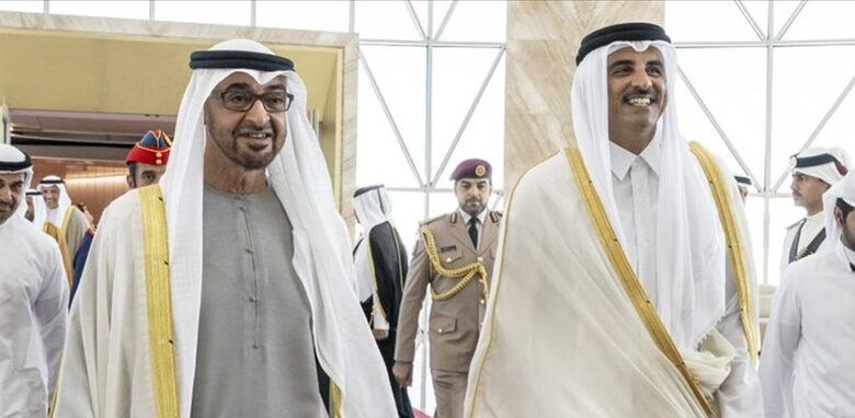 رئيس الإمارات وأمير قطر يبحثان هاتفيًا تعزيز العلاقات وتطورات المنطقة
