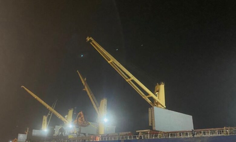 النصر للملاحات تصدّر أكبر شحنة ملح في تاريخها من ميناء العريش