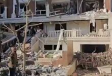 شائعات اغتيال ونفي رسمي.. الحقيقة الكاملة لانفجار مبنى في بندر عباس الإيرانية