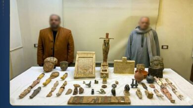 ضبط شخصين بالمنيا بحوزتهما 53 قطعة أثرية بقصد الاتجار