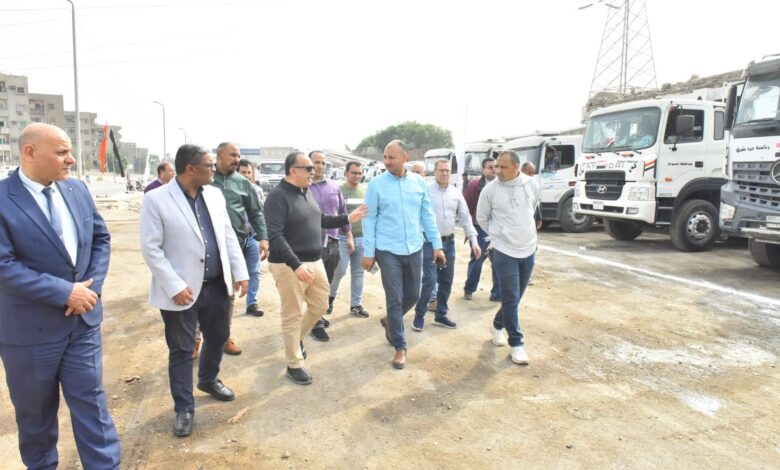 محافظ أسيوط يشهد اصطفاف 51 مركبة ومعدة تابعة لحي شرق