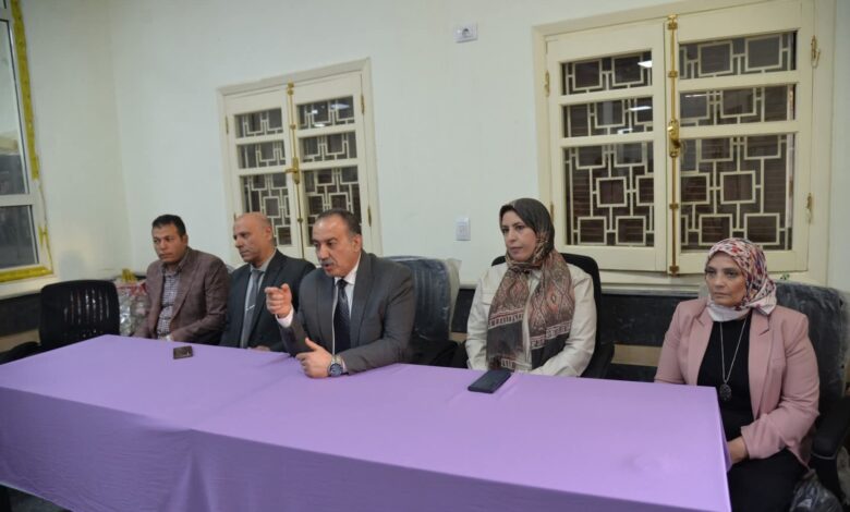 محافظ أسيوط يلتقي أهالي بني رافع بمنفلوط