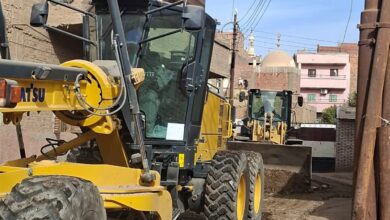  رئيس مركز القوصية يتابع الأعمال بقرية الحرادنة