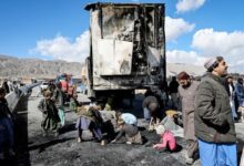 بلوشستان تشتعل.. تشويش الاتصالات ووقف القطارات بعد هجمات دموية تحصد 193 قتيلاً في باكستان