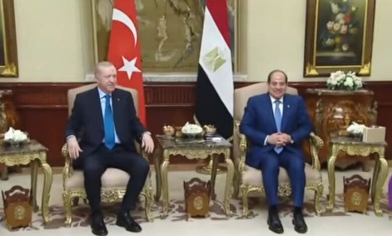 مباحثات رسمية بين الرئيس السيسي ونظيره التركي بقصر الاتحادية