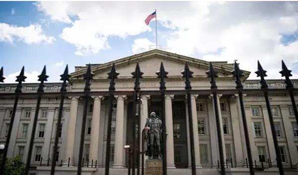 عقوبات أمريكية تطال ناقلات وسفن متورطة في نقل النفط الإيراني