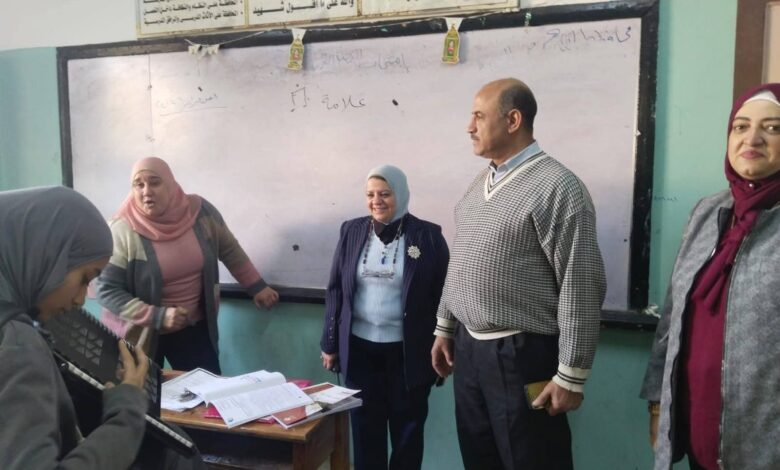 مدير عام حدائق القبة التعليمية تتابع انتظام الدراسة بمدرسة مصر للتأمين